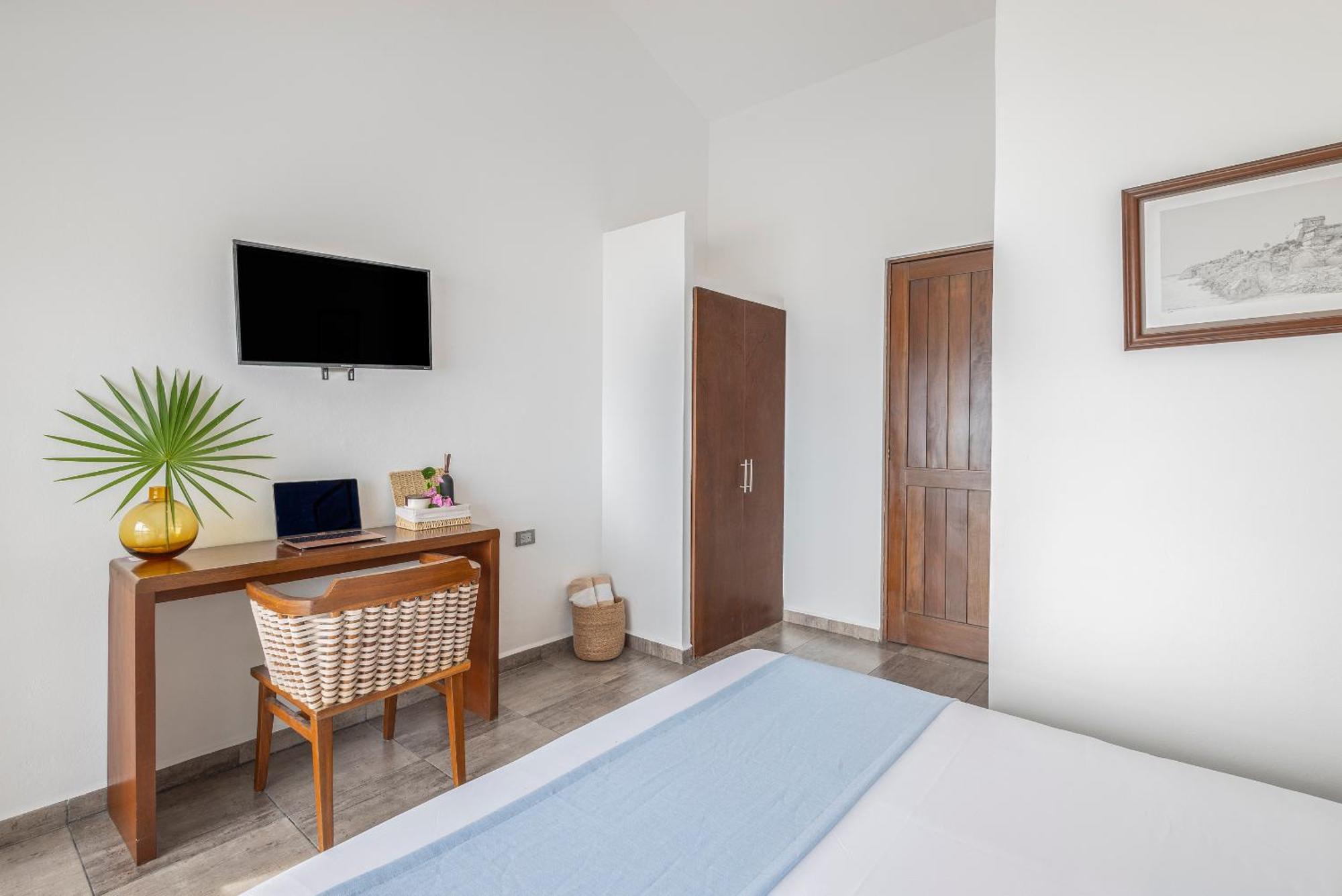 Queen Suite with Sea View