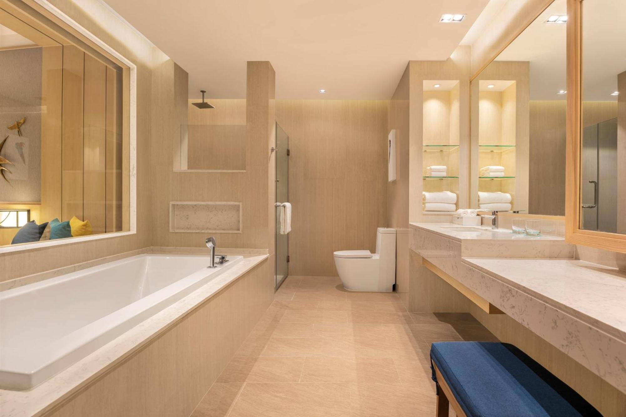 Large Twin Room Pool View