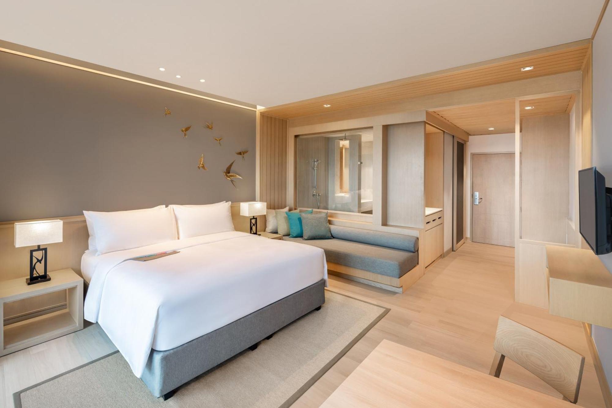 King Room Pool View