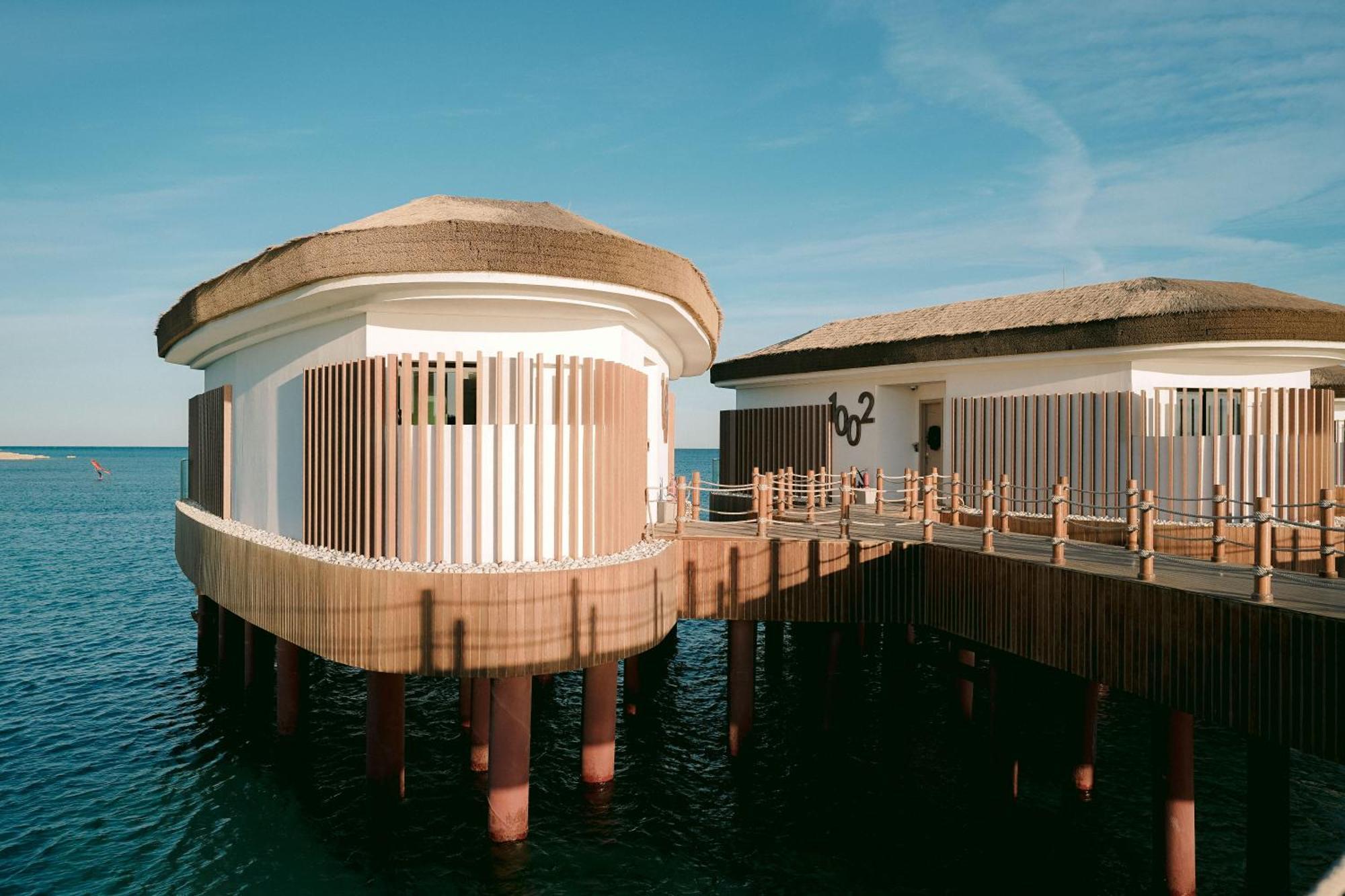 Water Bungalow,1643279447:JPEG