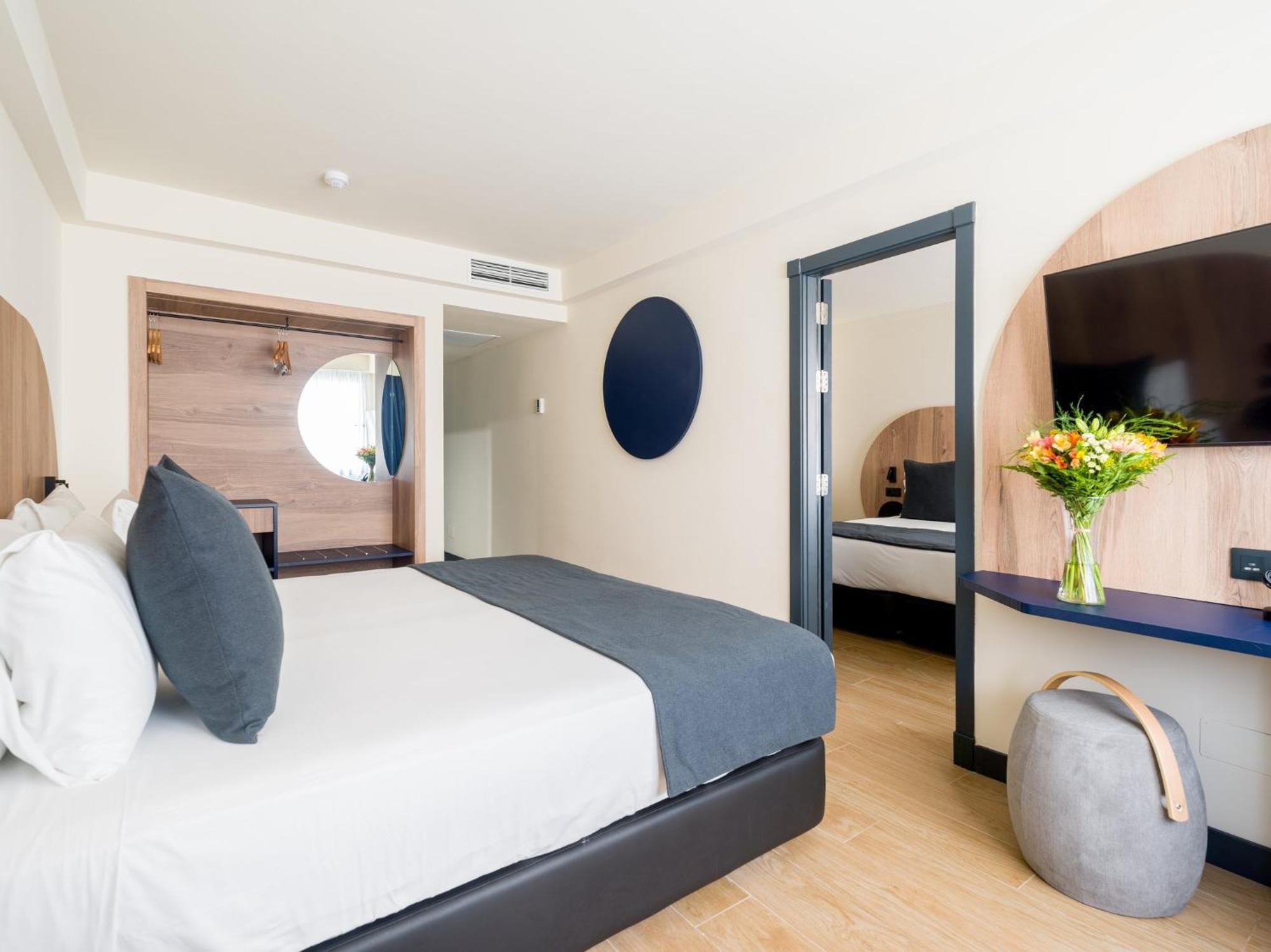 Double or Twin Room with Sea View,1653530070:JPEG