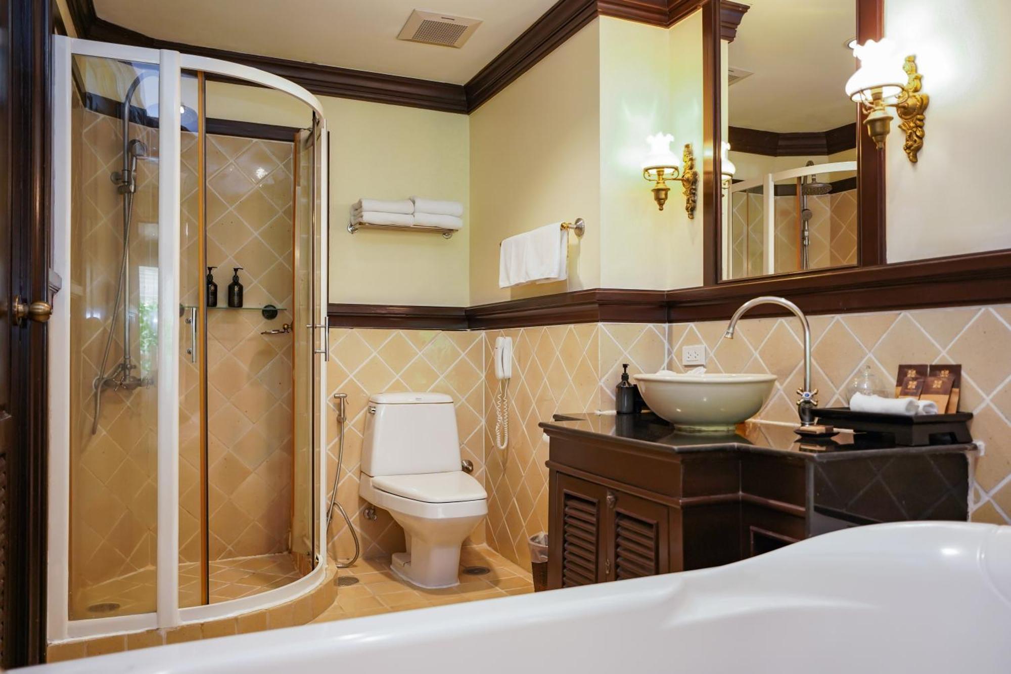 Deluxe Double or Twin Room