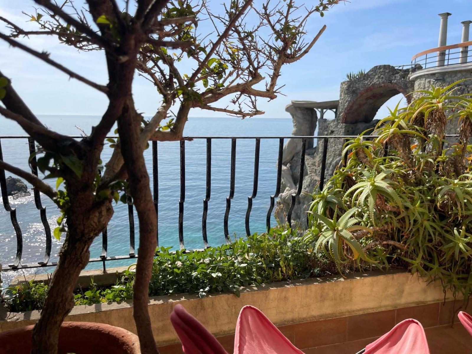 Camera Matrimoniale Deluxe con Balcone e Vista Mare
