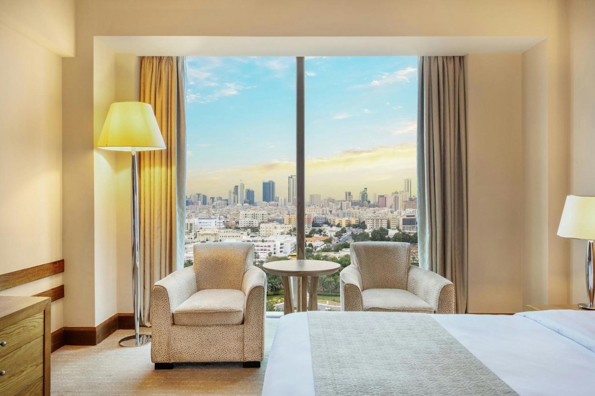 Luxury King Room with City View