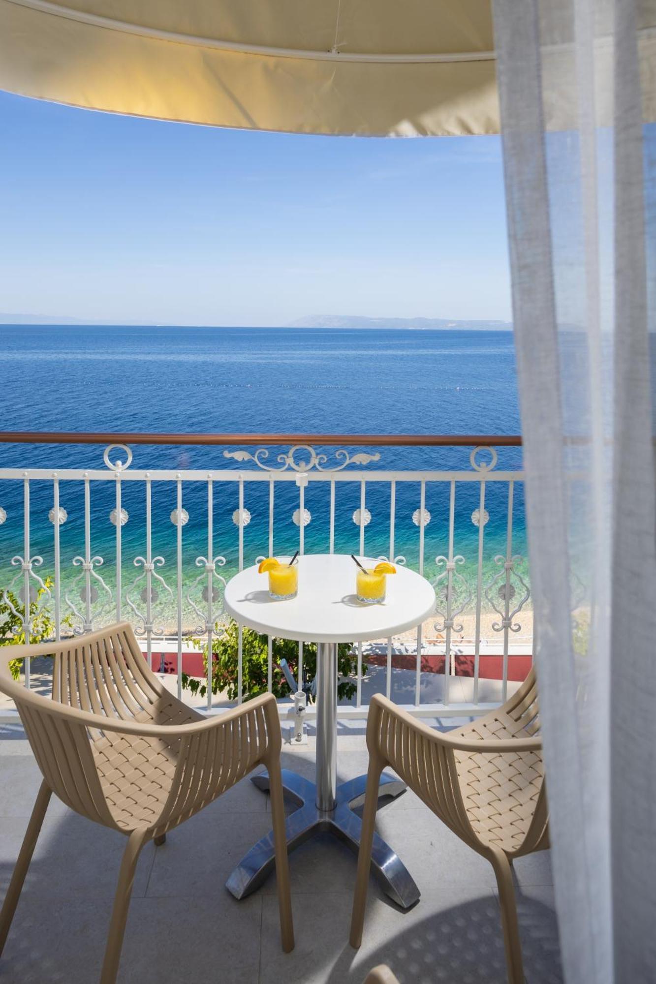 Habitación Doble con balcón y vistas al mar