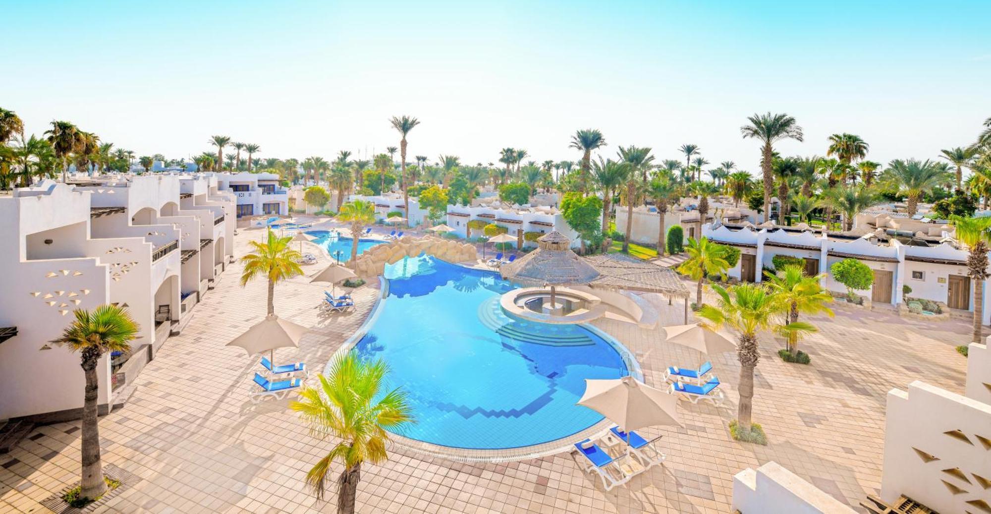 Superior Queen or Twin Bed Pool View