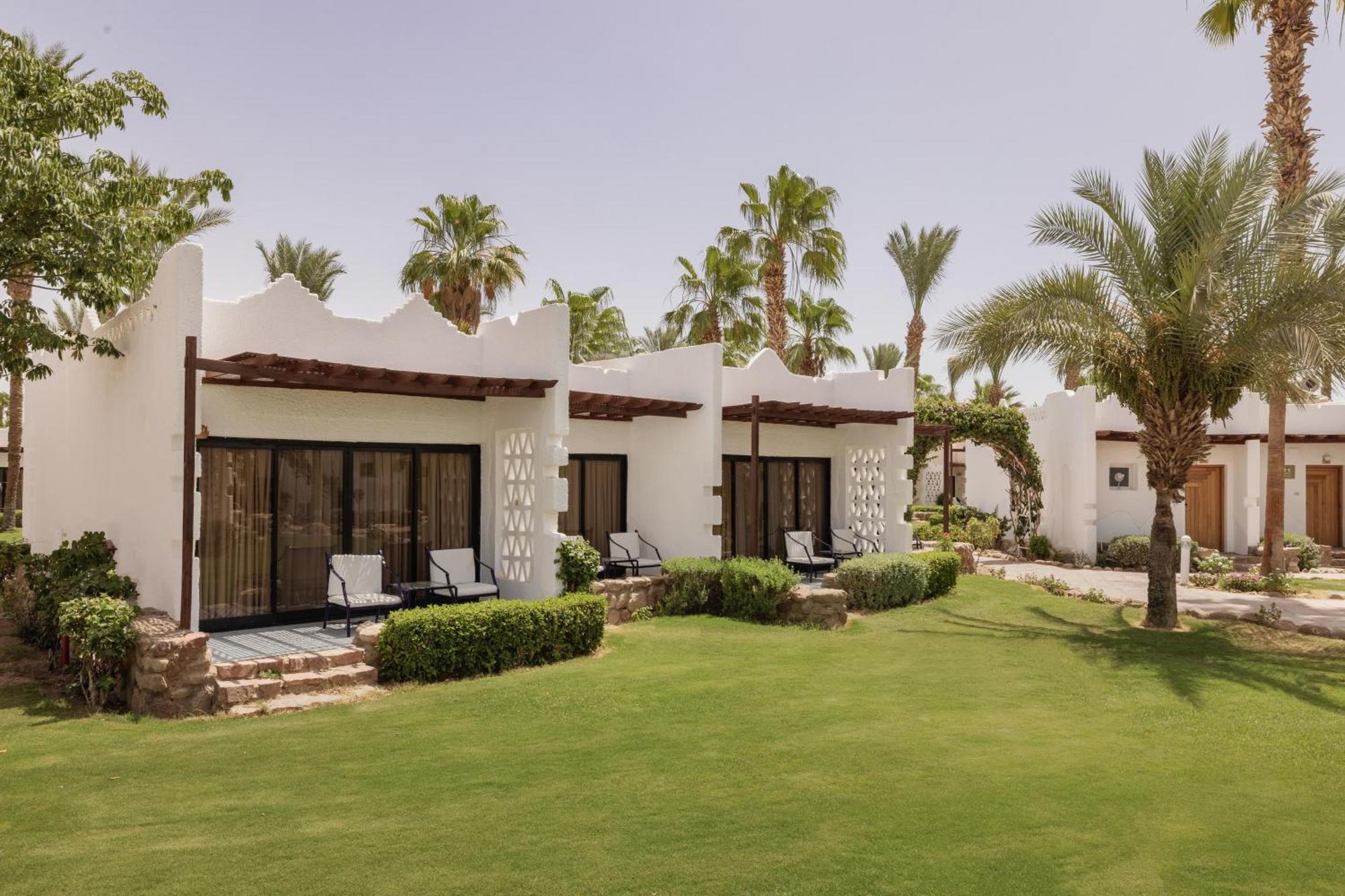 Standard Queen or Twin Room Garden View
