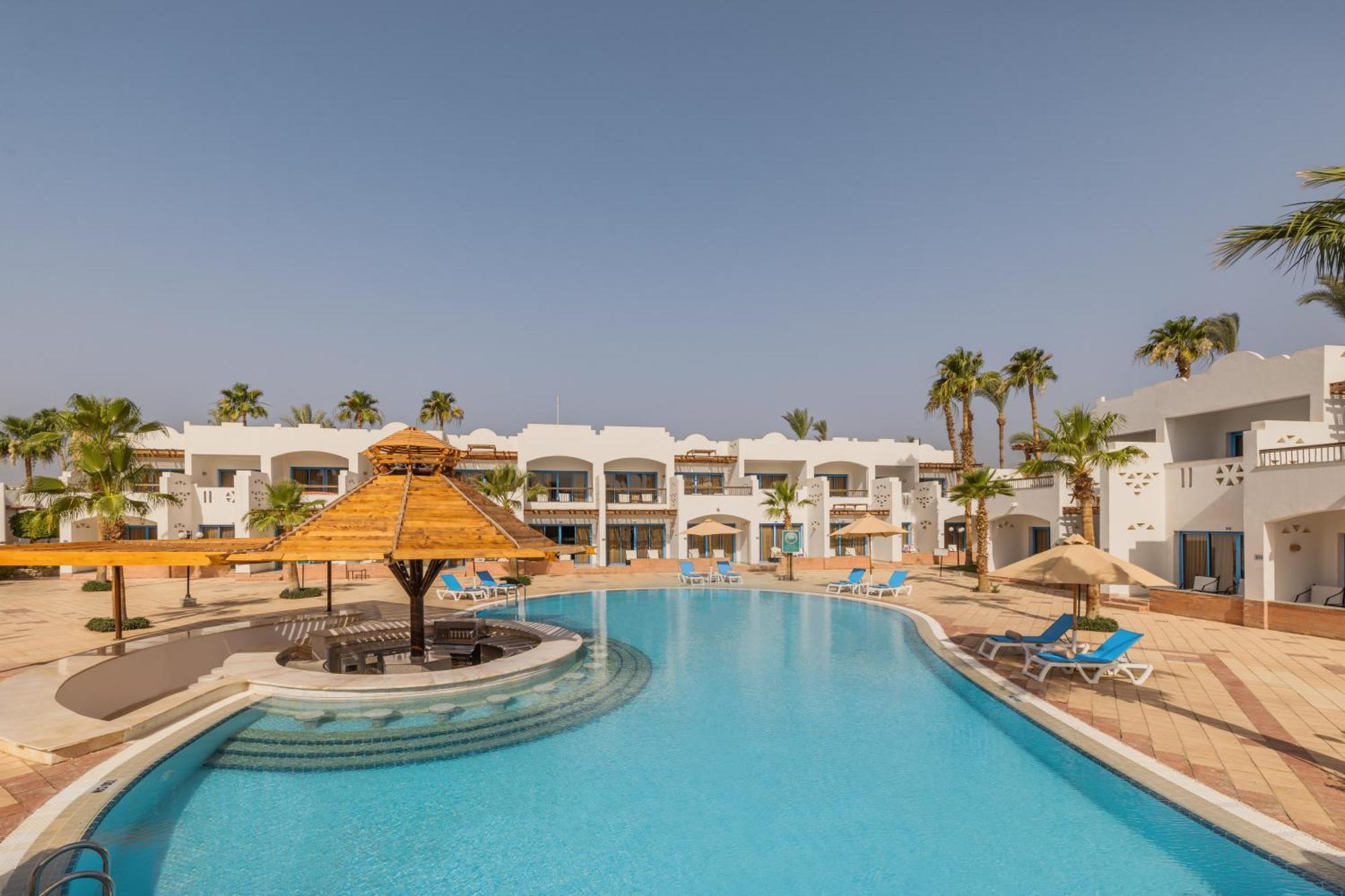 Superior Queen or Twin Bed Pool View
