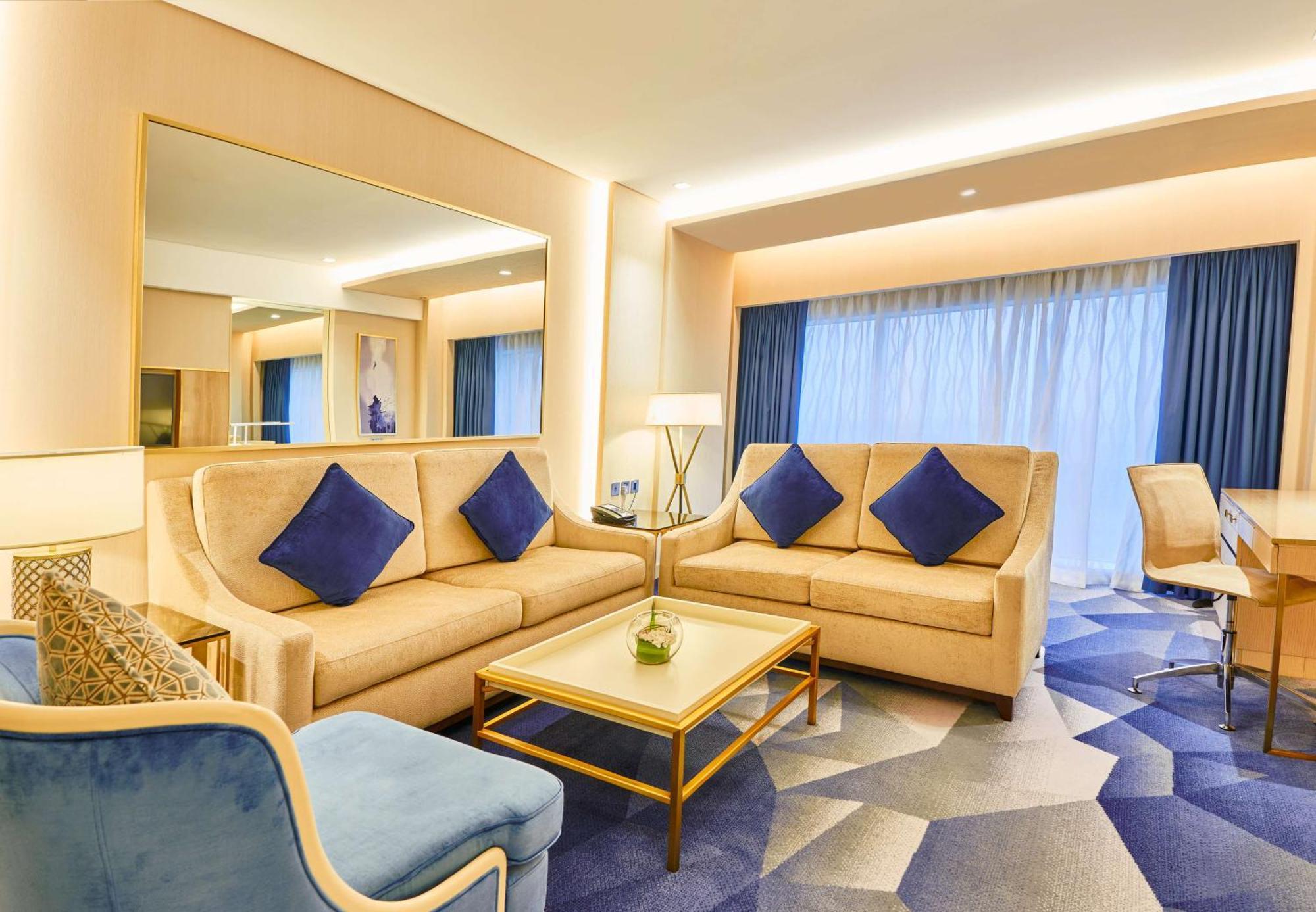 Suite Lounge Access