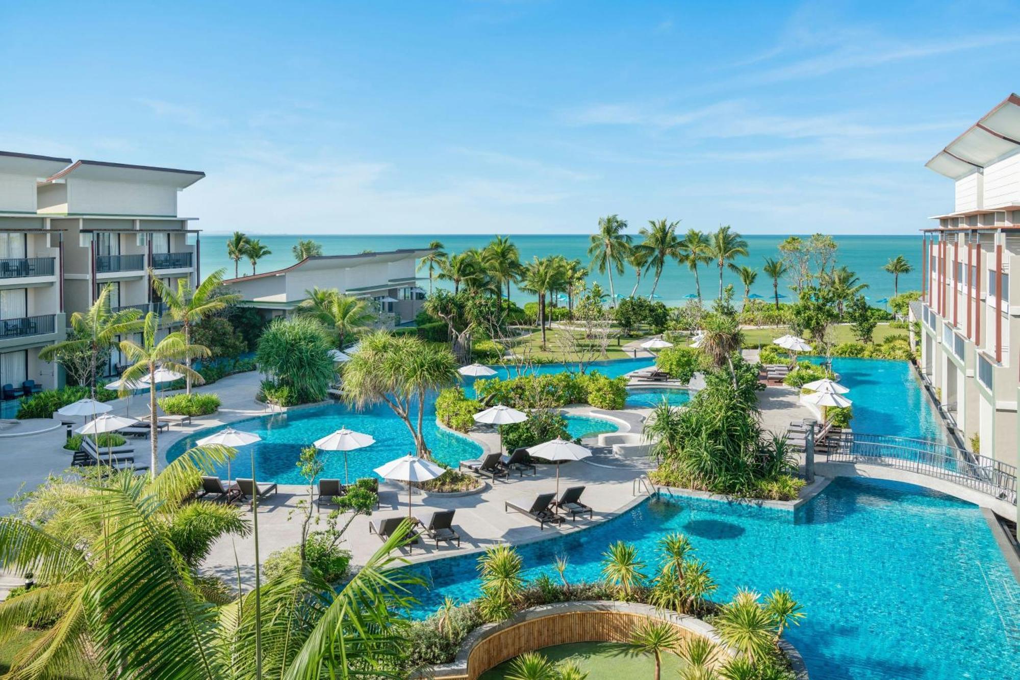 Large Twin Room Pool View