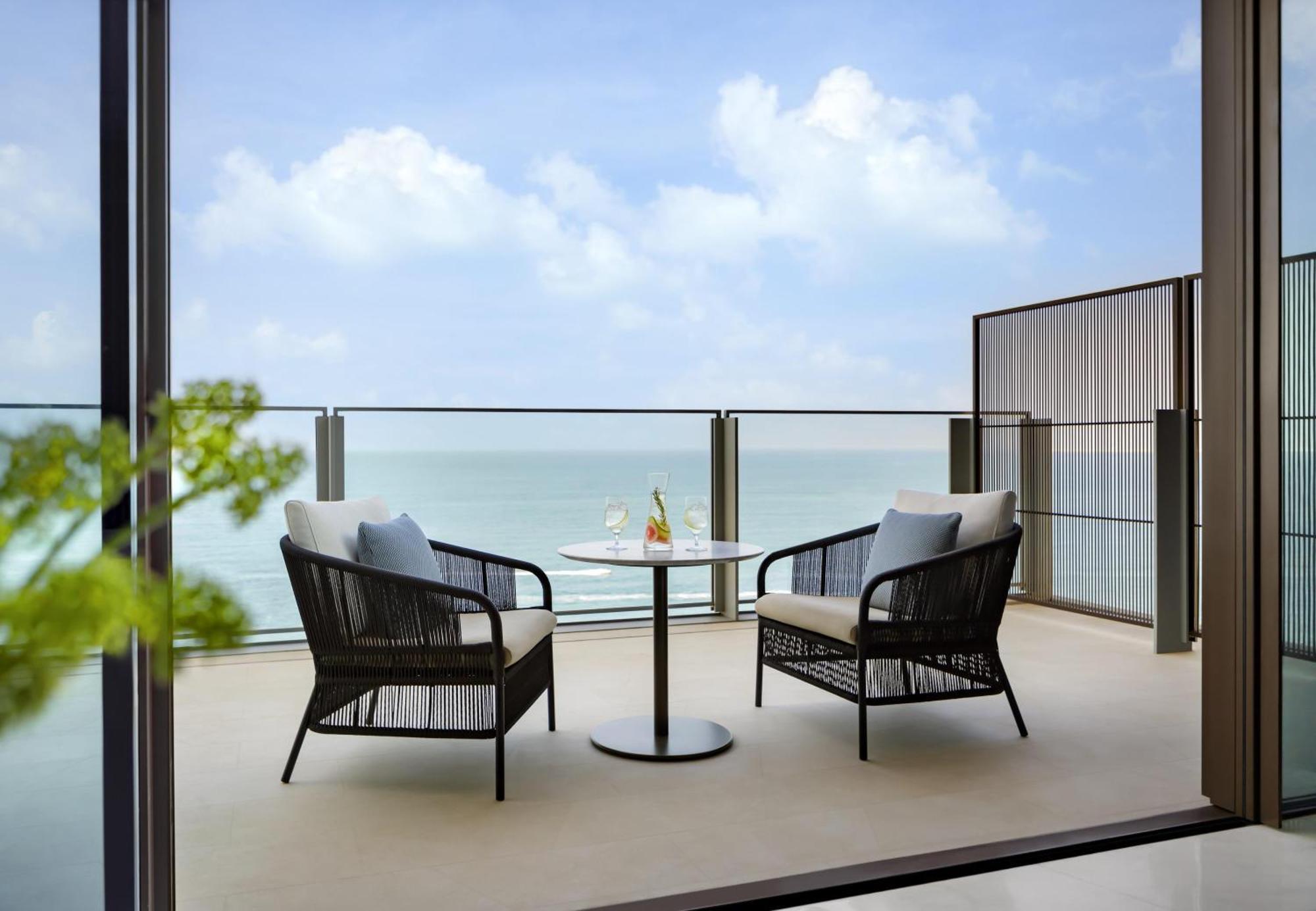 Royal Club Queen Sea View Royal Club access all premium champagne & high-tea,1681834051:JPEG