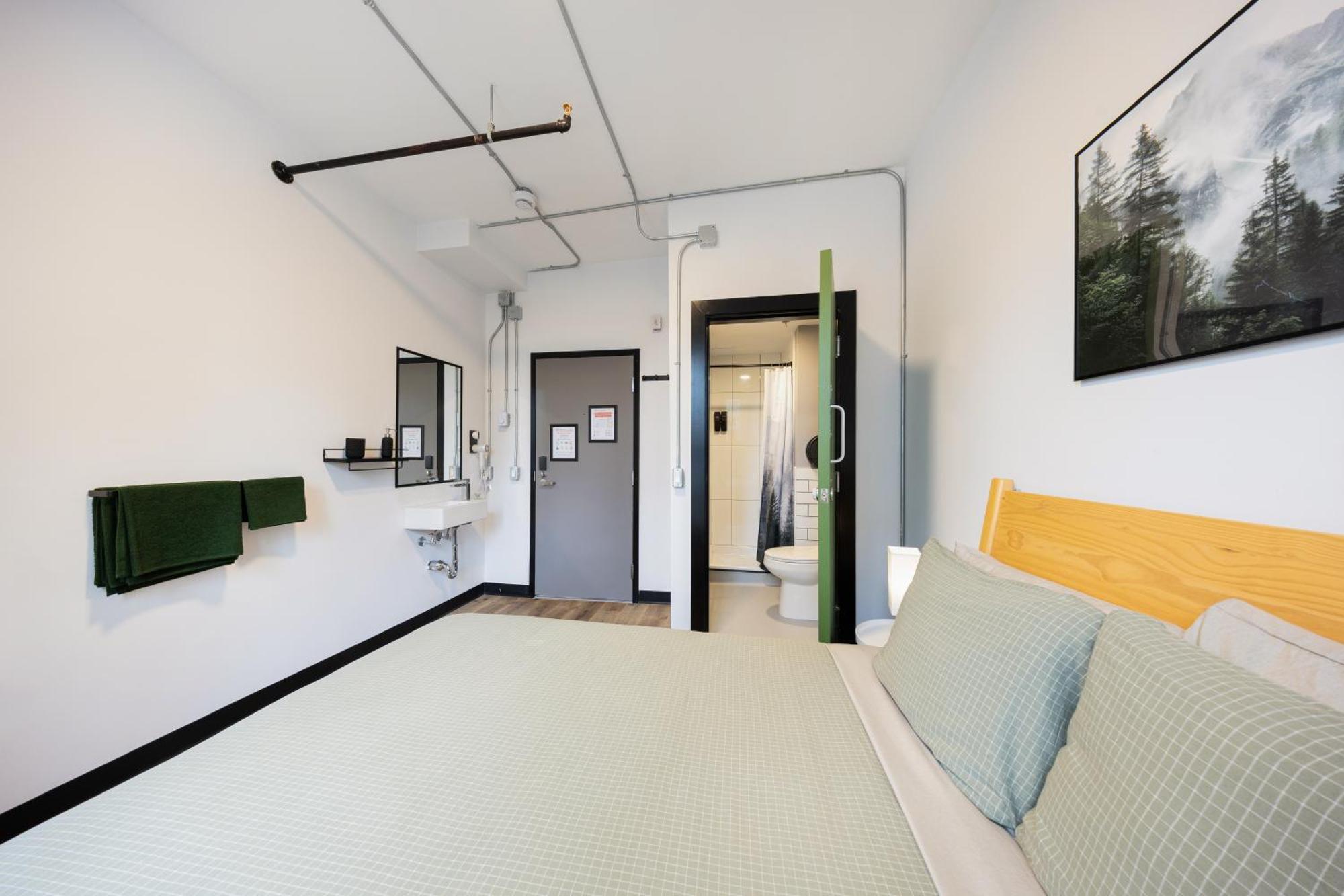 Double Room with Private Bathroom,1683818463:JPEG
