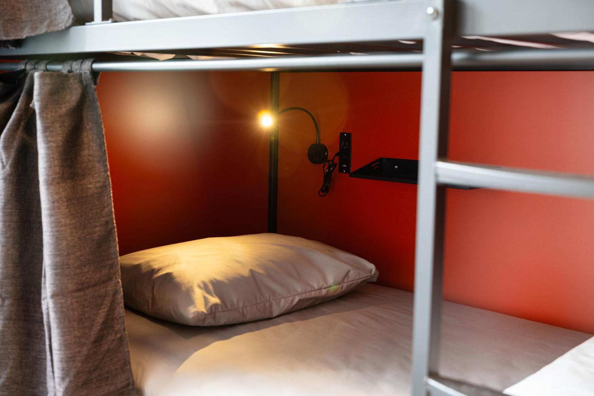Bed 6-Bed Dormitory Room