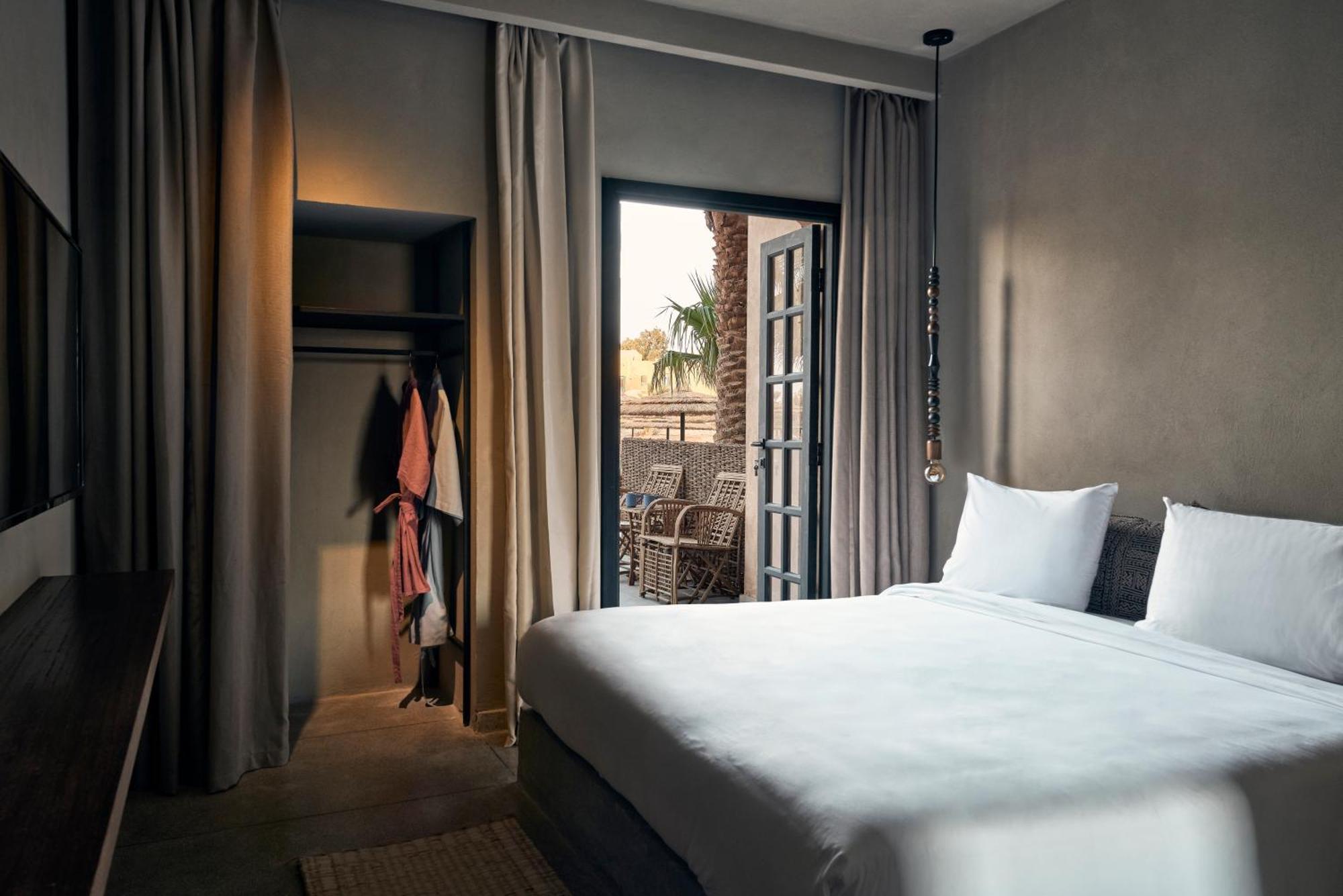 Premium Lagoon view Terrace