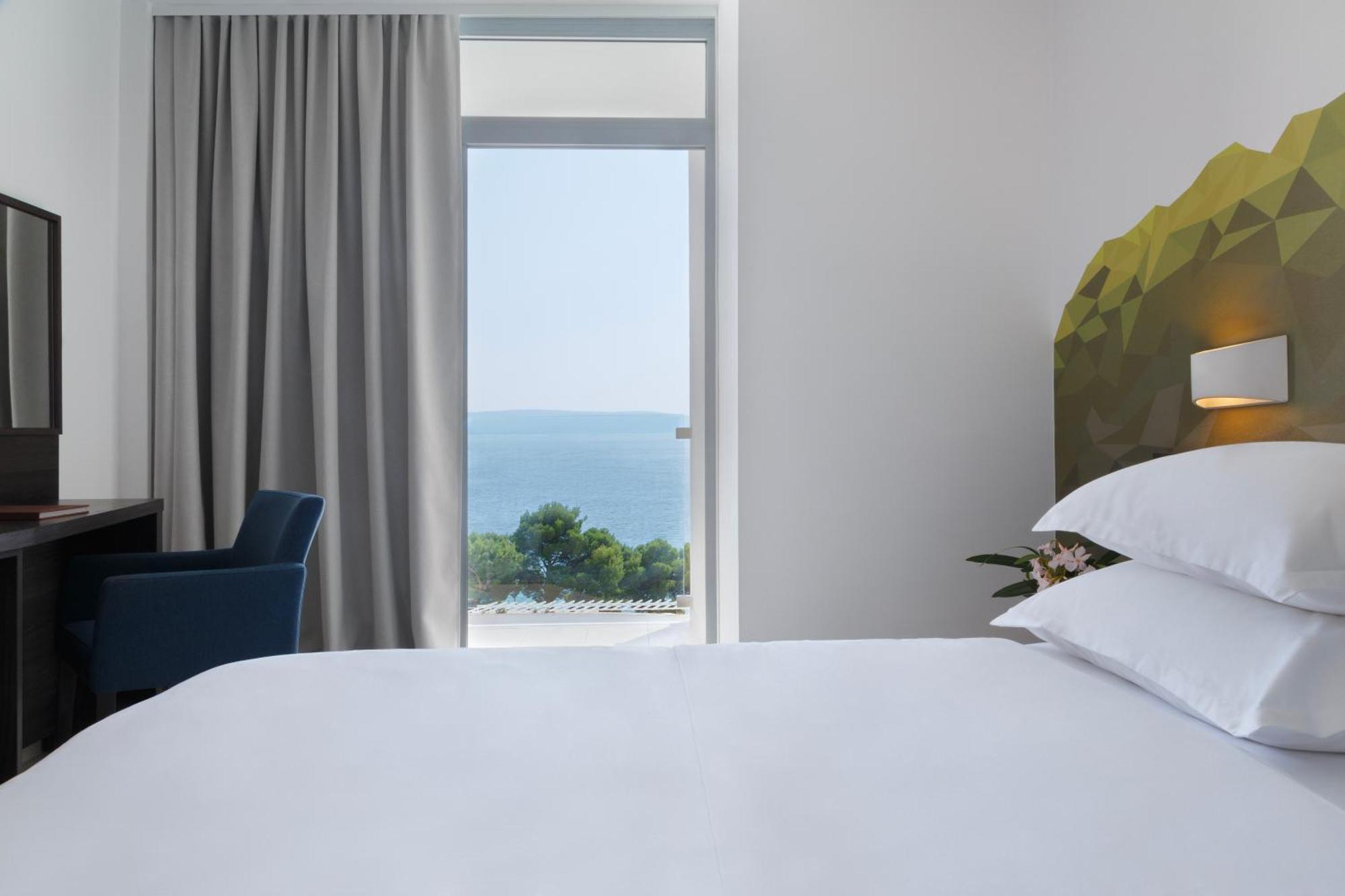 Single Sea side Room with Balcony