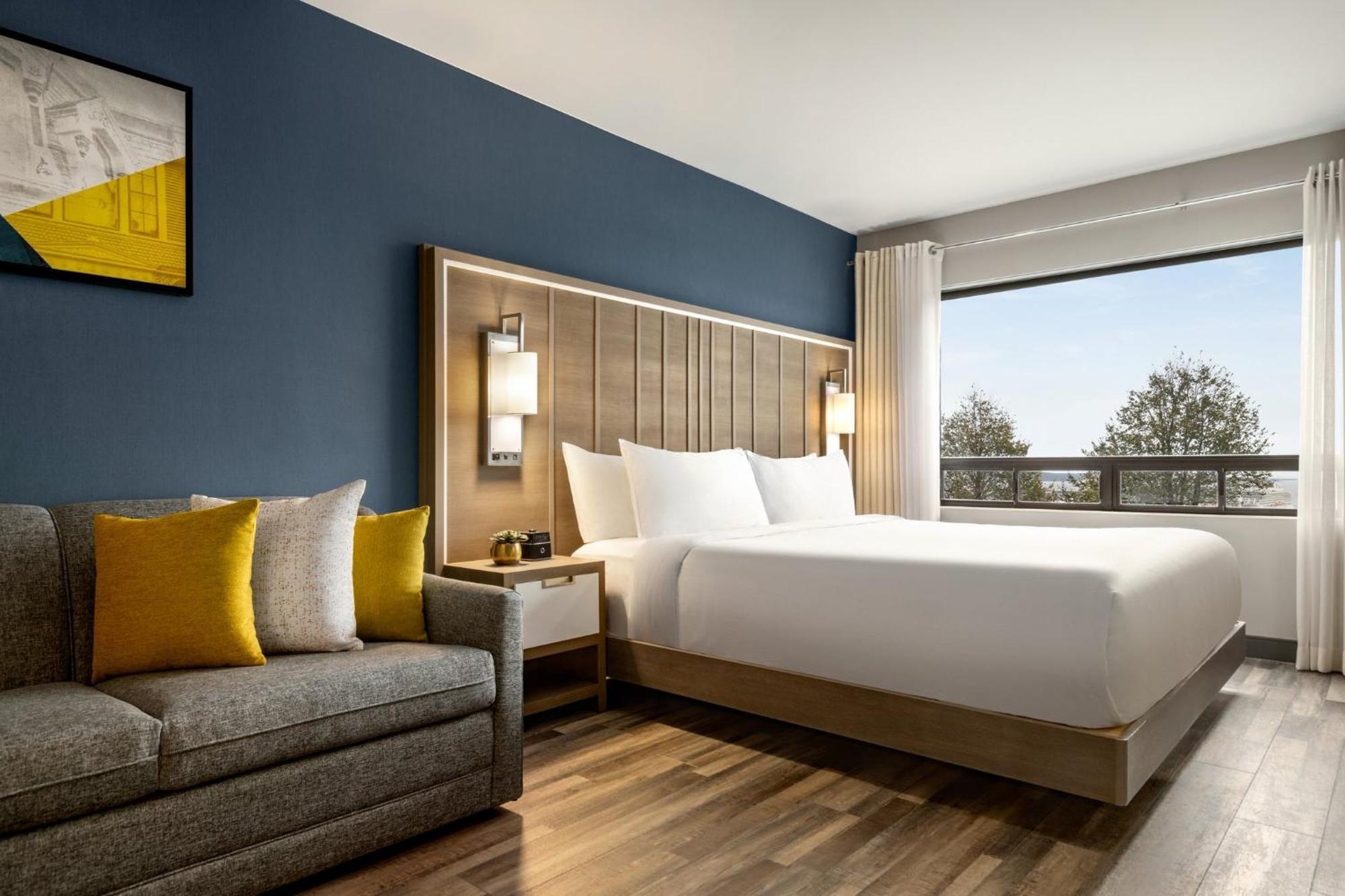 Premium King Room Sofa Bed Harbour View,1534574380:JPEG