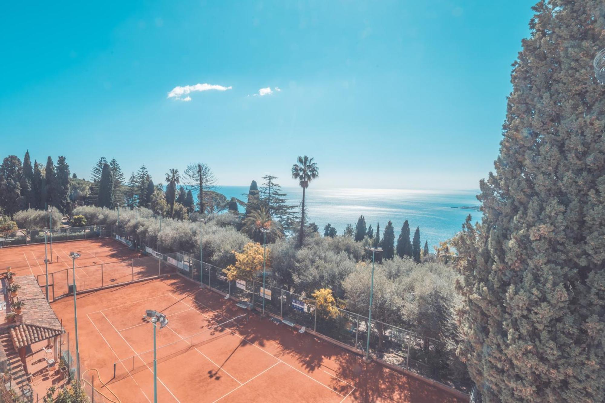 Standard Double or Twin Room Garden View