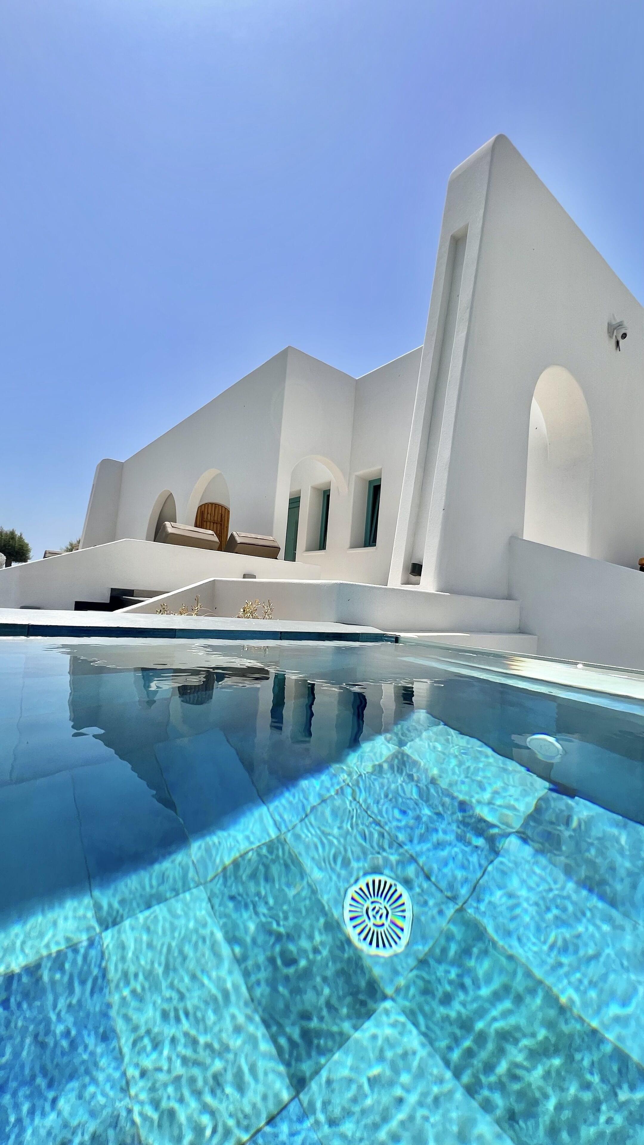 Luxury Beachfront Plunge Pool Suite