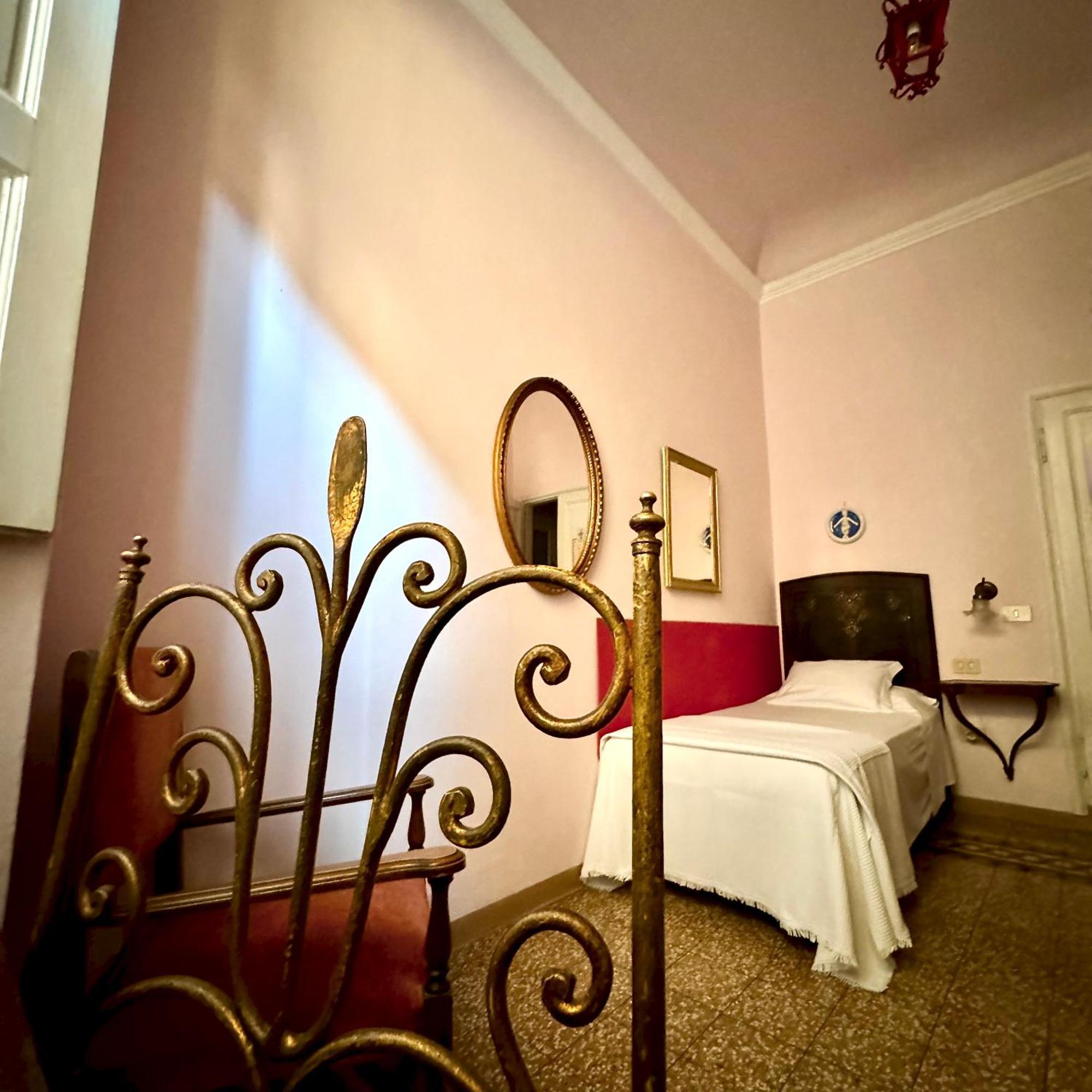 Standard Single Room with Shared Bathroom,1722984969:JPEG