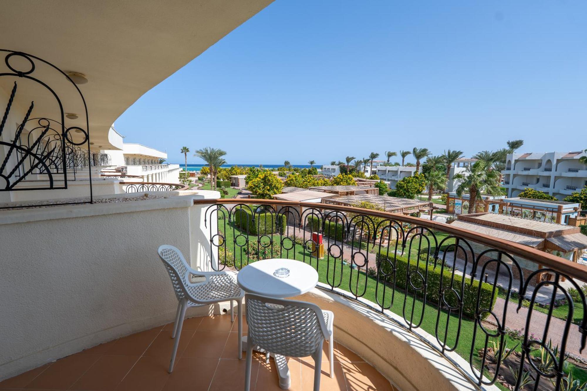 Superior Queen or Twin Partial Sea View