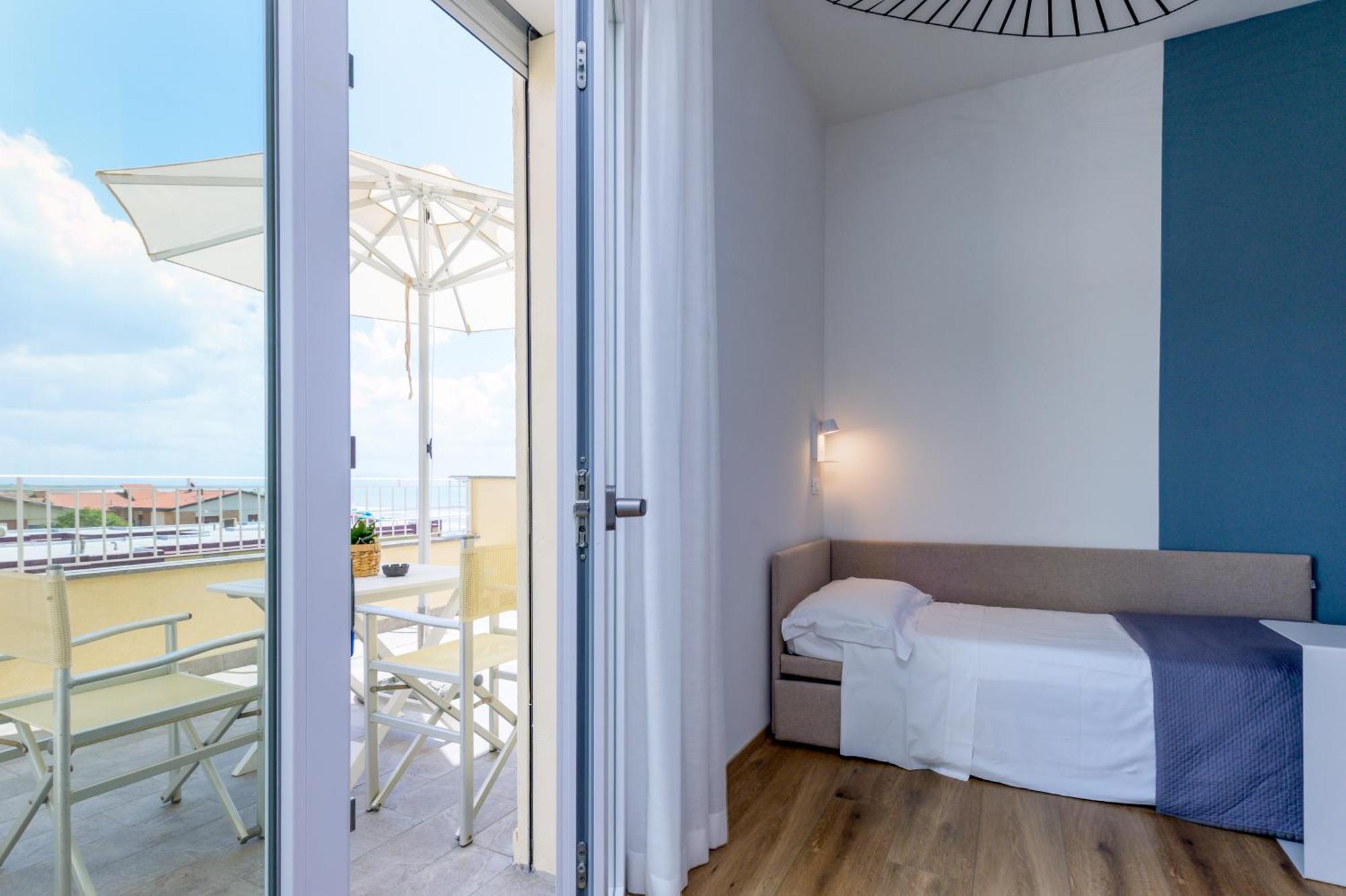 Deluxe Triple Room Sea View