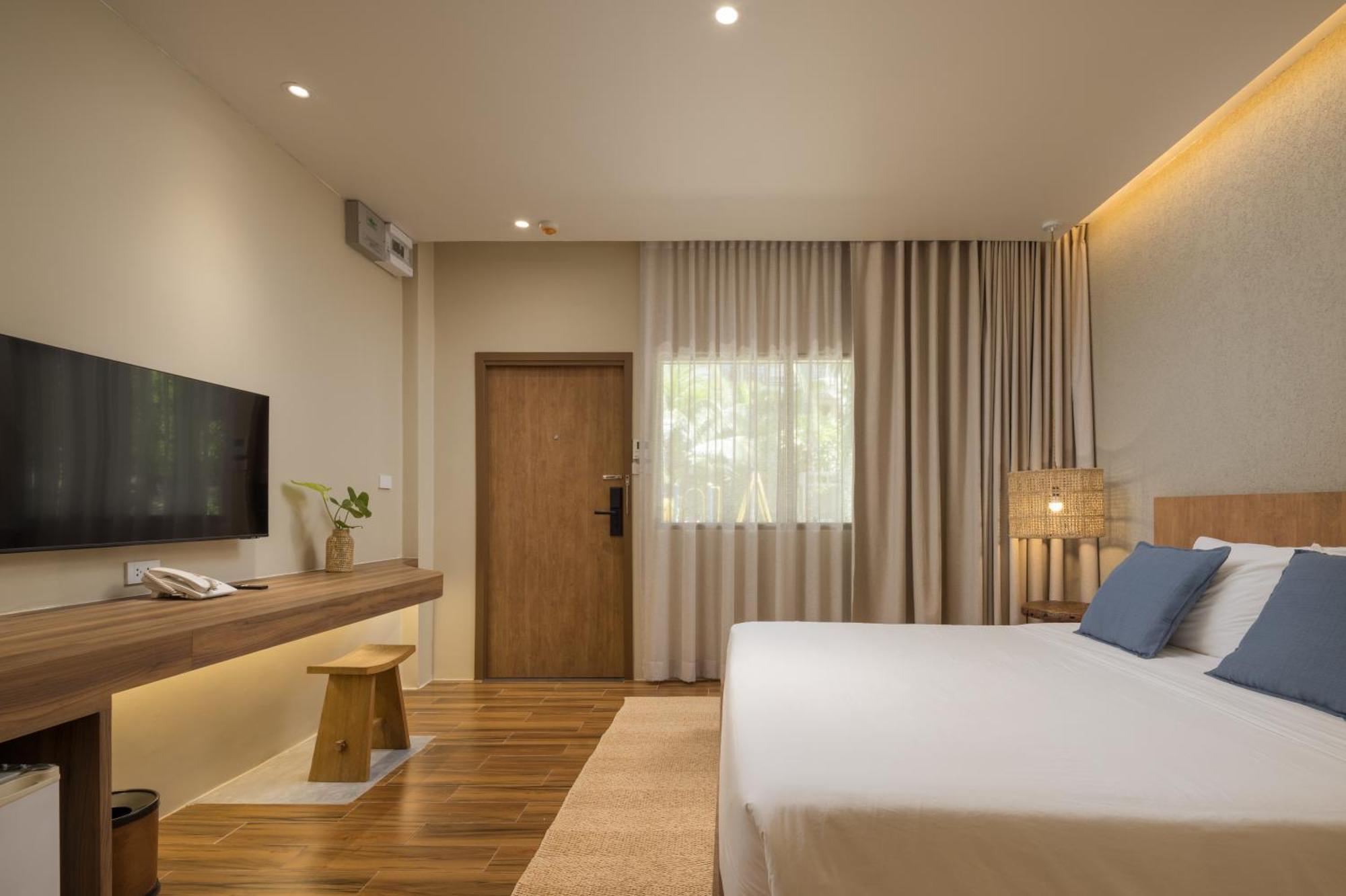 Superior King Room