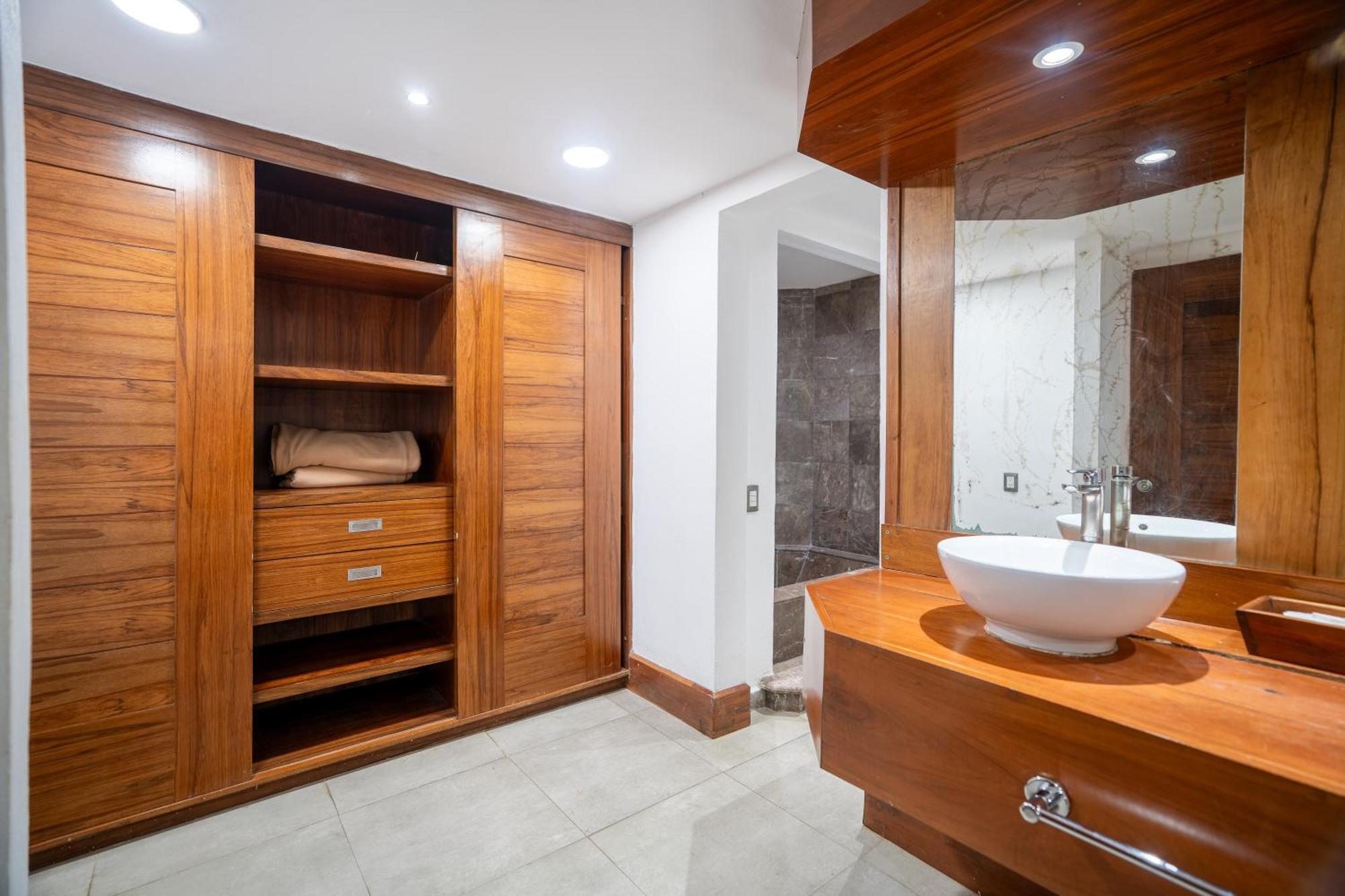 King Suite with Ocean View,1743448267:JPEG