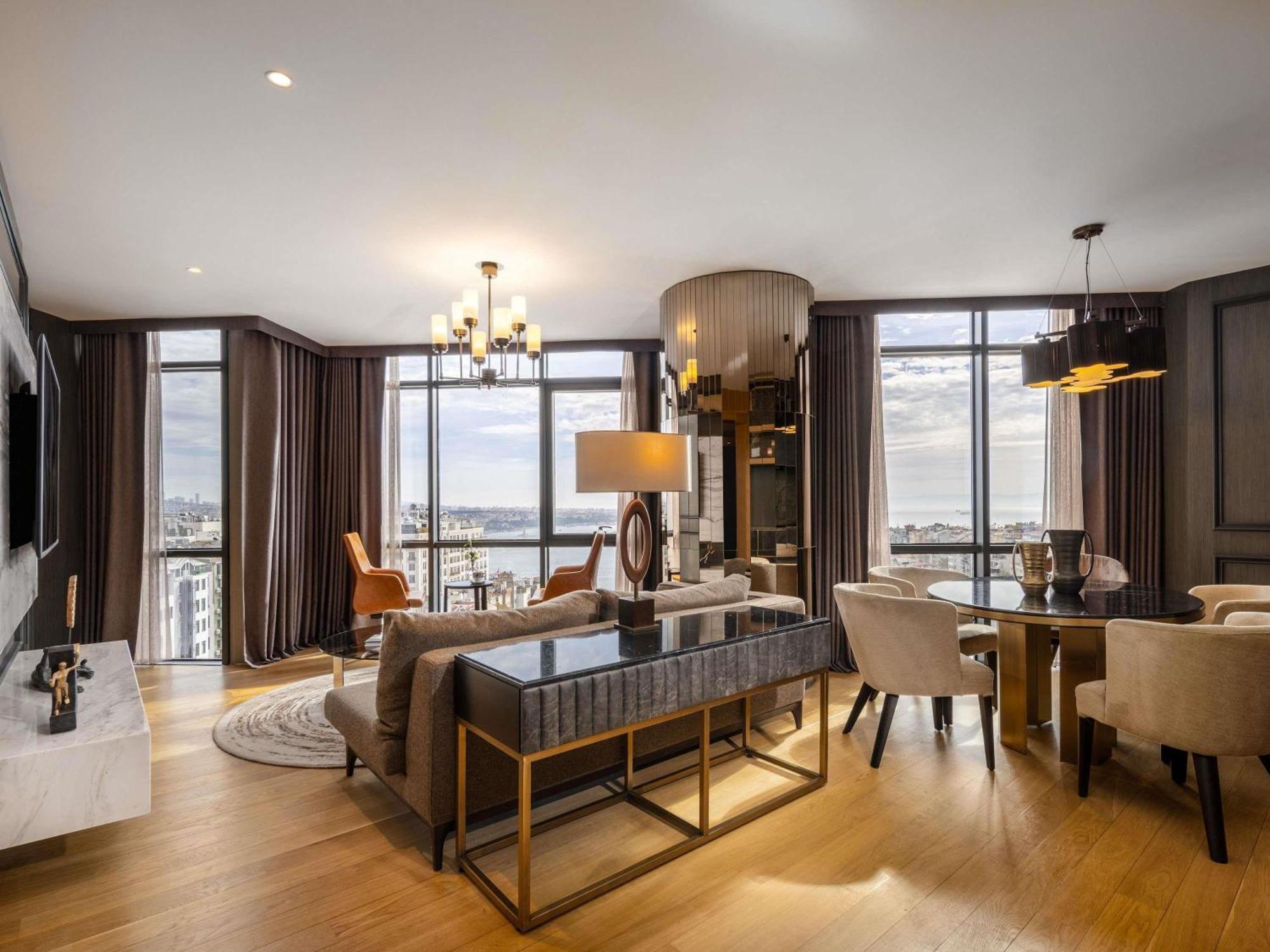 Suite Signature con vistas a la plaza Taksim, acceso al club Millesime y 1 cama extragrande