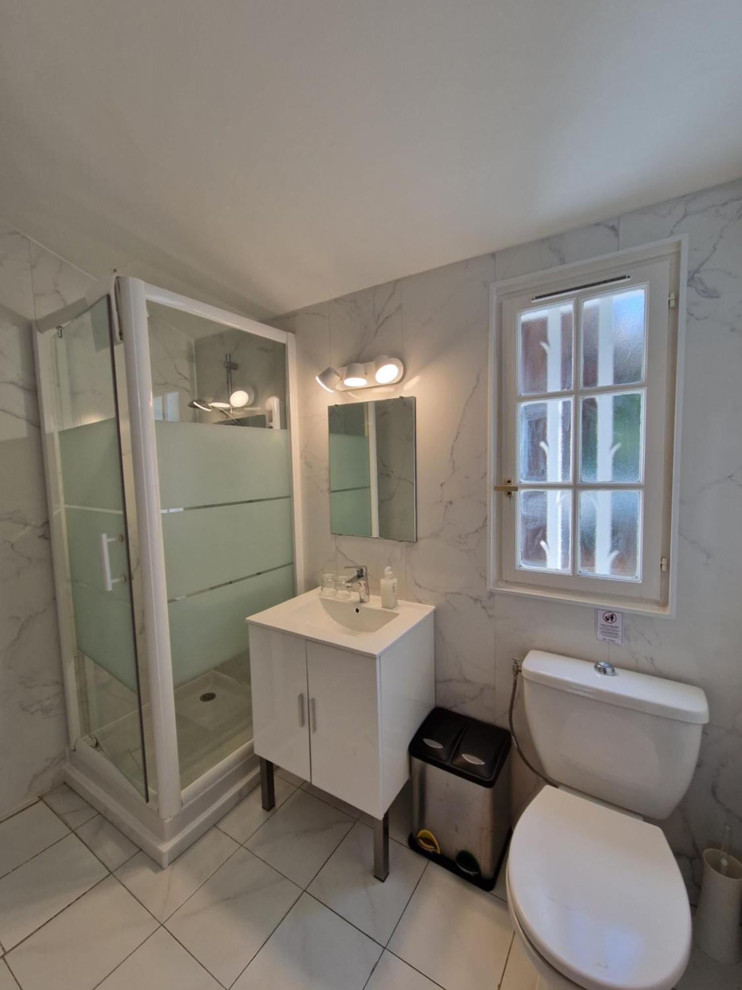 Small Double Room,1766674951:JPEG