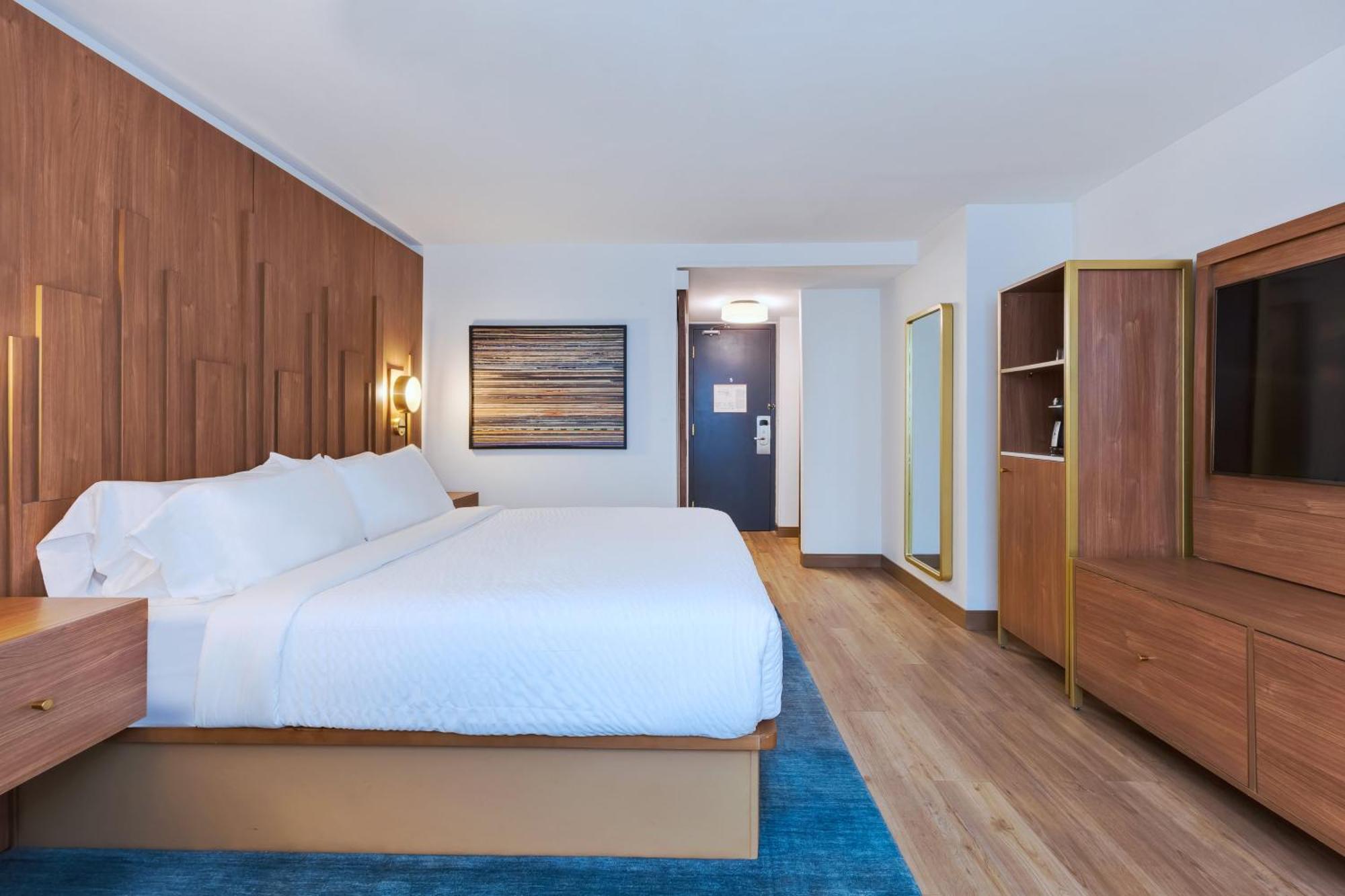 Standard King Room