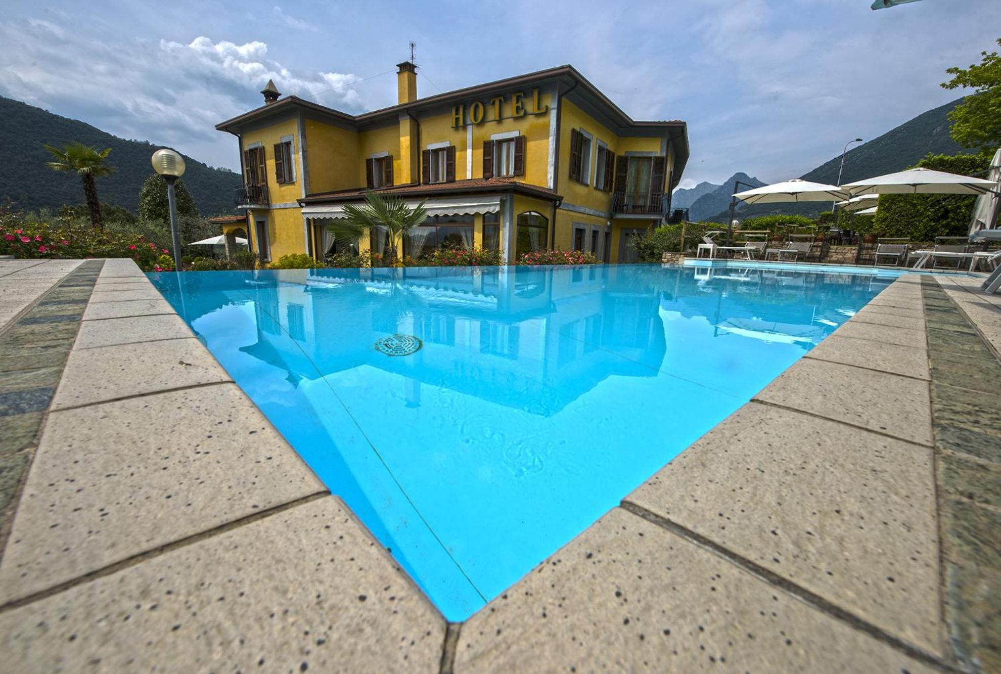Double or Twin Room Mountain View