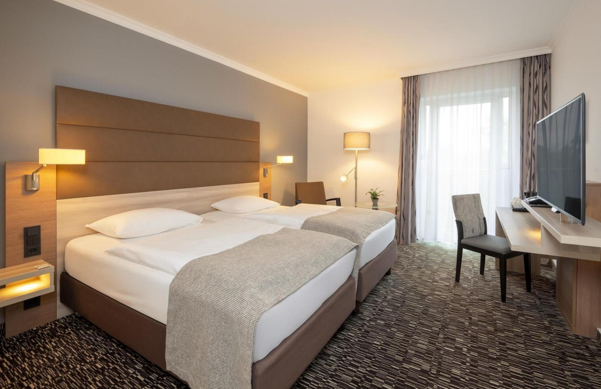Standard Twin Room - Non-Smoking