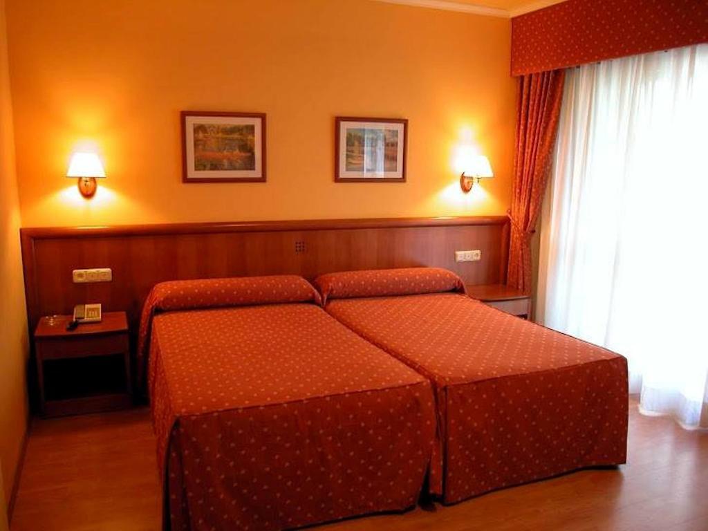 Twin Room,235474377:JPEG