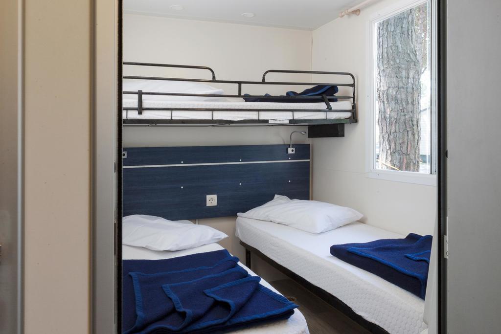 Superior Stacaravan met 2 Slaapkamers (4 Volwassenen)
