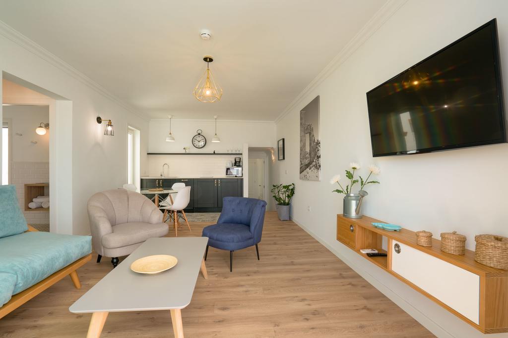 Two-Bedroom Apartment with Hot Tub (3 Adults)