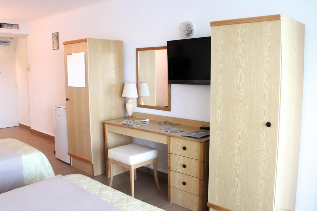Mare Triple Room