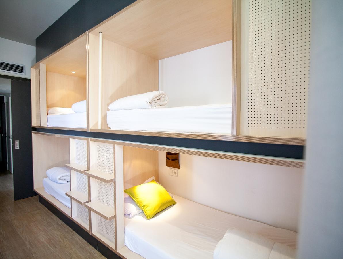 Bed in 6-Bed Mixed Dormitory Room with Shared Bathroom,508903056:JPEG