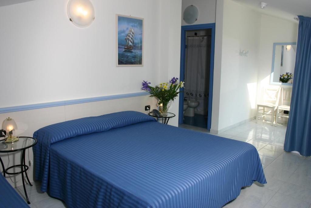 Economy Double or Twin Room,1580525153:JPEG