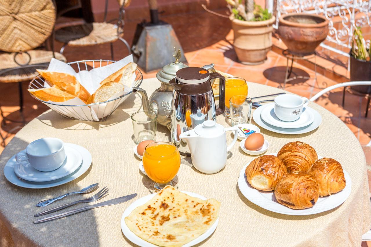 Standard Double Room with Shared Bathroom,525987366:JPEG