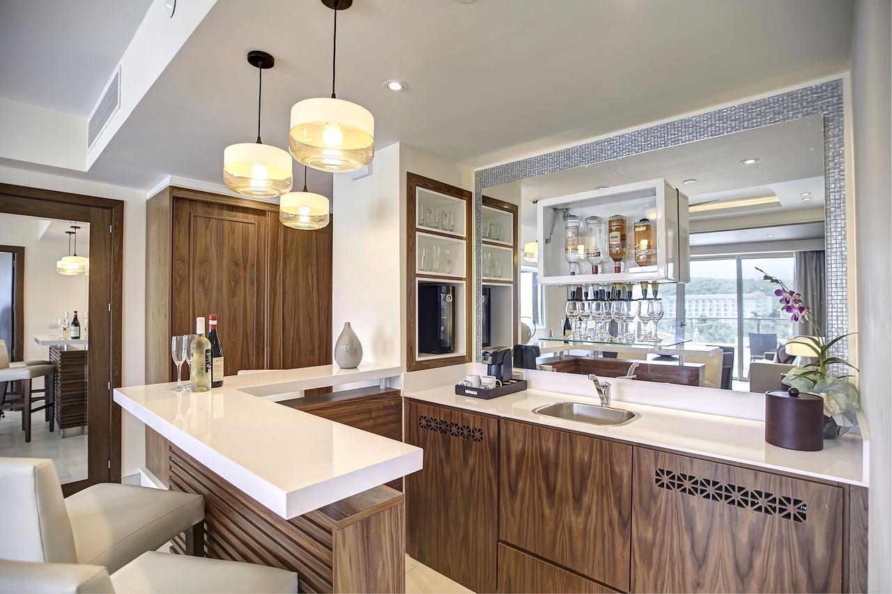 Suíte Presidencial Luxury Diamond Club de 1 Quarto com Acesso Direto à Piscina