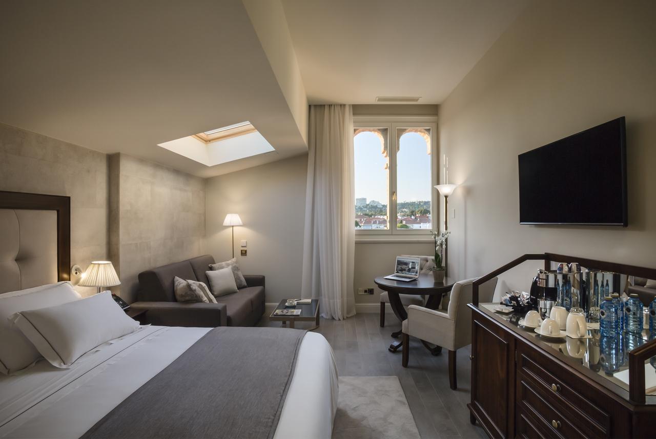 Quarto no Sótão com Vista do Jardim