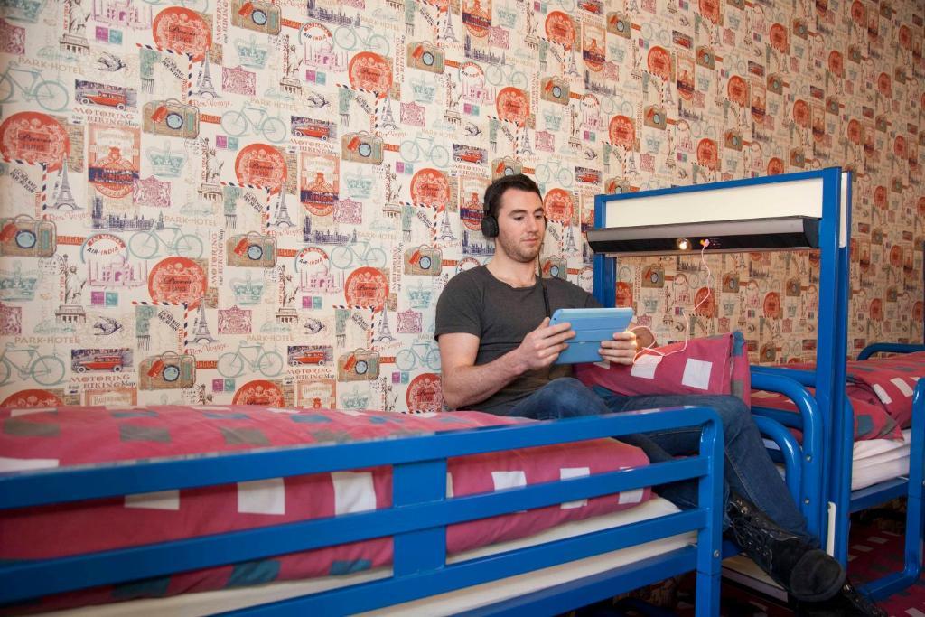 1 Bed in Vrouwenslaapzaal met 8 Bedden en Badkamer
