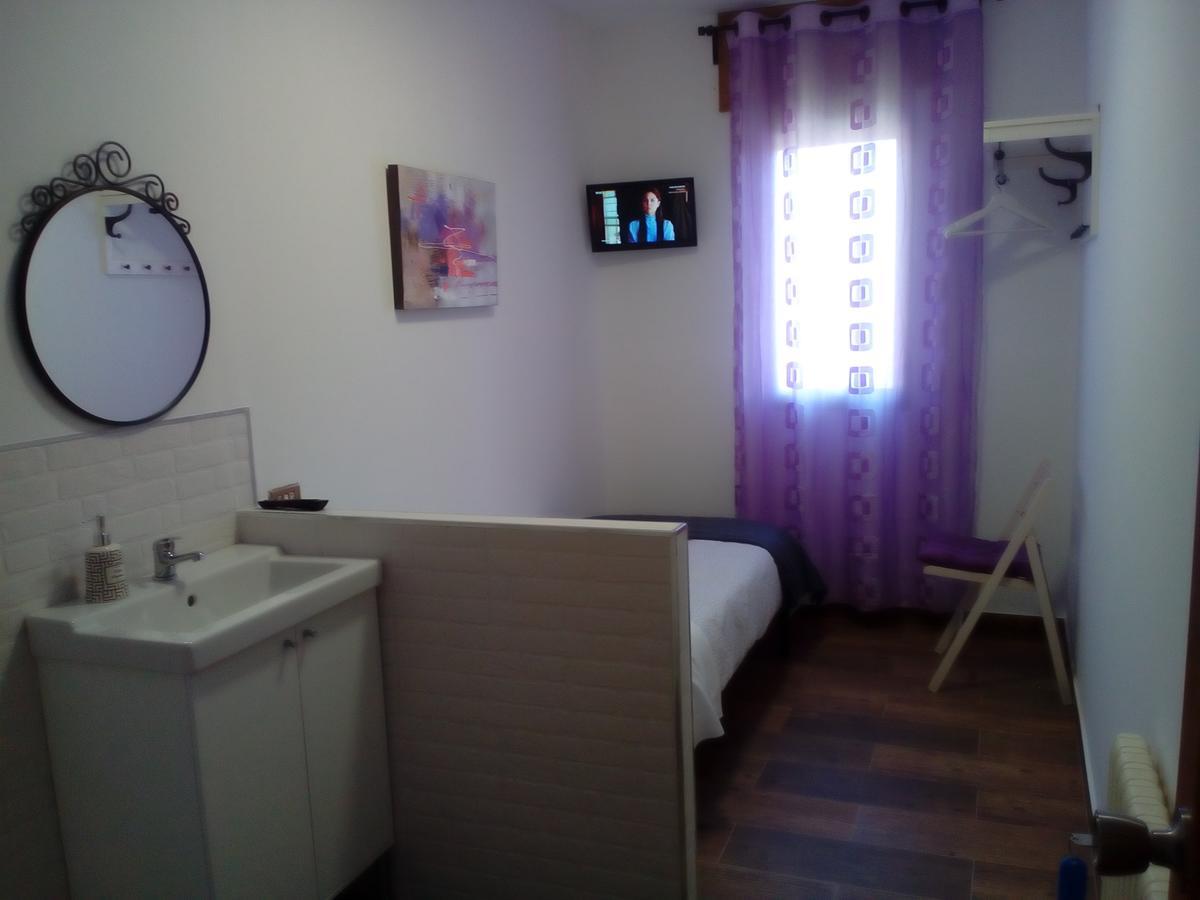 Single Room Bathroom