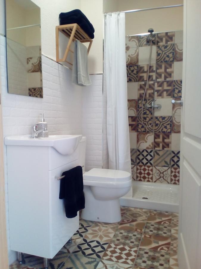 Twin Room Private Bathroom