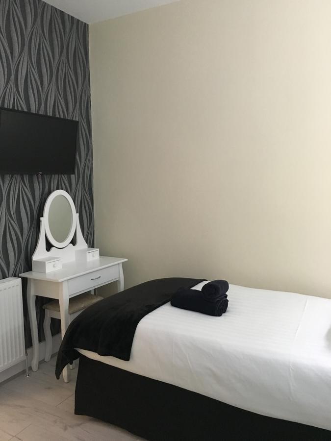 Double Room,403634040:JPEG