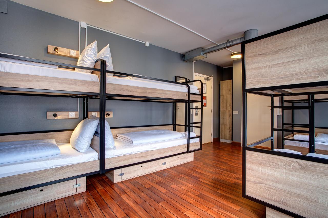 Cama en habitación compartida mixta de 10 camas