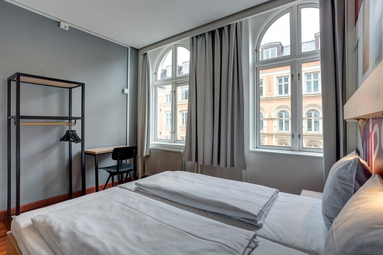 Double Room,645710070:JPEG
