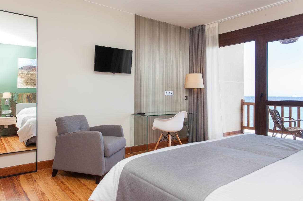Double Room with Balcony and Sea View,539485989:JPEG