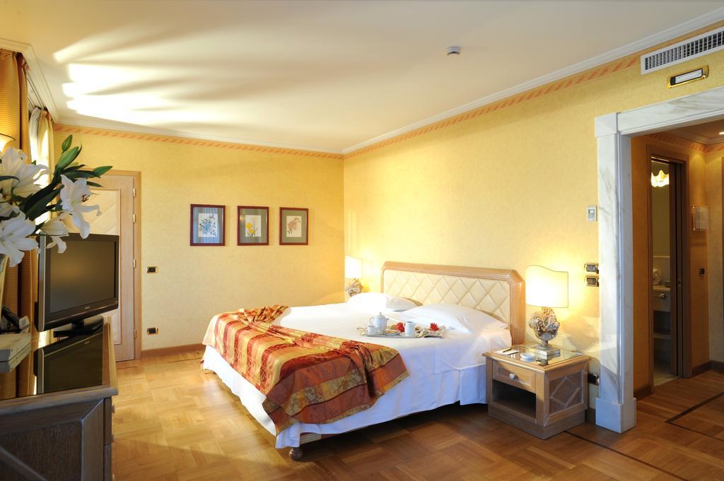Modern Double Room - Villa Duse,509510622:JPEG