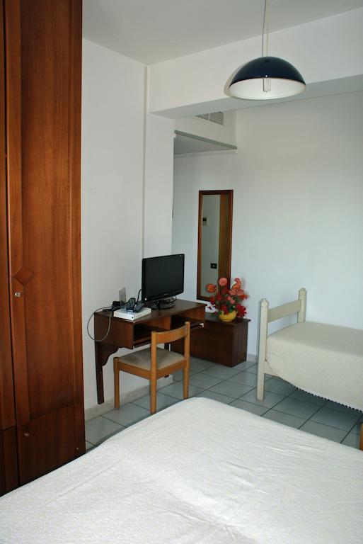Triple Room,68068778:JPEG